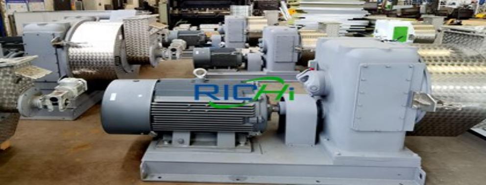 Motor Siemens de una máquina de pellets de astillas de madera
