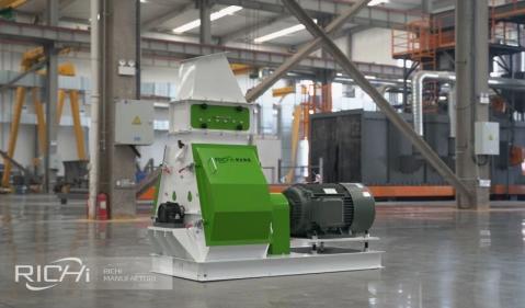 Wood Hammer Mill in Thailand