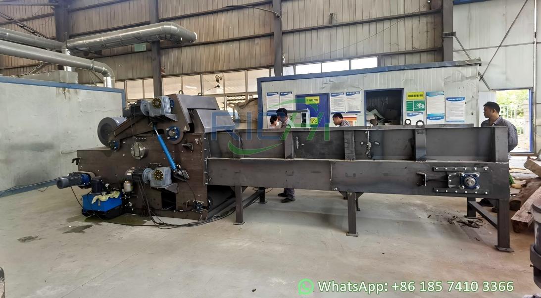wood chipper in auxiliary equipment web