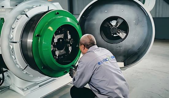 Engineer's maintenance inspection in Auxiliary web