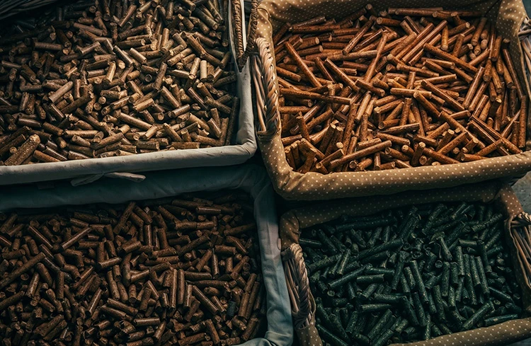 Гранулы органических удобрений на сайте «Pellet web»