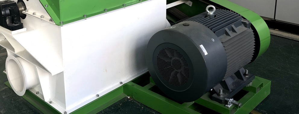 transmission System of sawdust making machine